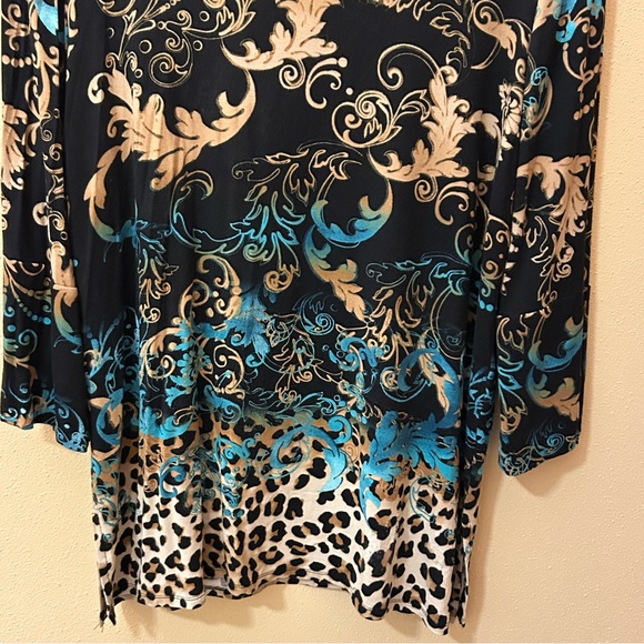 Chico’s Top With Quarter Length Sleeves - Size 1(M-8) Multi Design - Picture 6 of 14